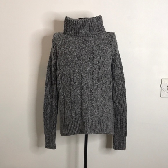 Abercrombie & Fitch Sweaters - Abercrombie & Fitch Cable-Knit Turtleneck